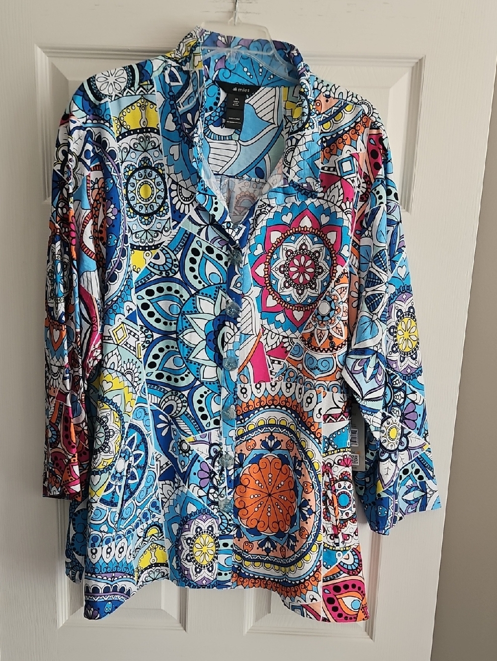 Ali Miles 3/4 Sleeve Button Front Wire Collar Top:Multi Color/Abstract Print: 3X